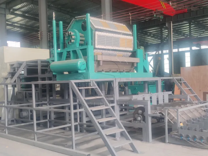 Máquina para hacer bandejas de cartón para huevos